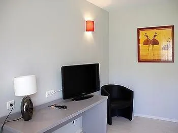 Logis Hotels - Hotel Et Restaurant Le Relais Des Garrigues Grisolles  Grisolles (Tarn-et-Garonne)