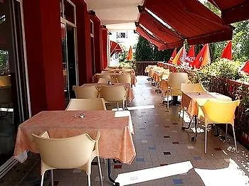 Logis Hotels - Hotel Et Restaurant Le Relais Des Garrigues Grisolles