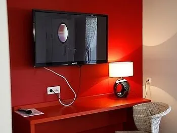 Logis Hotels - Hotel Et Restaurant Le Relais Des Garrigues Grisolles